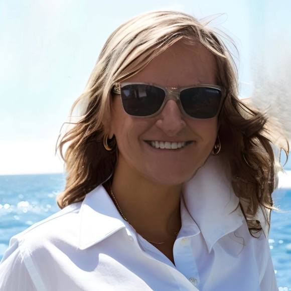 Meet your Posher, Tracy - Picture 1 of 1